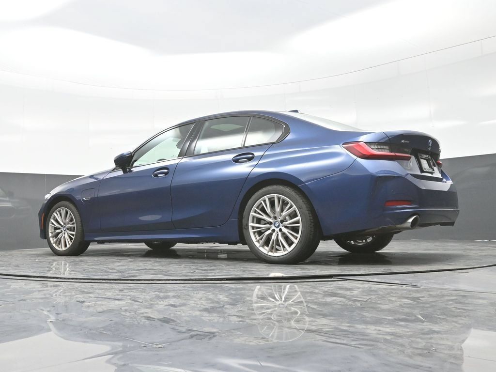 Used 2023 BMW 330e xDrive w/ Premium Package AWD/4WD image 33