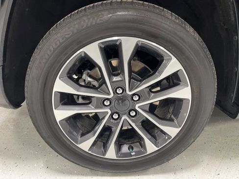 Used 2024 Jeep Grand Cherokee L Overland image 9