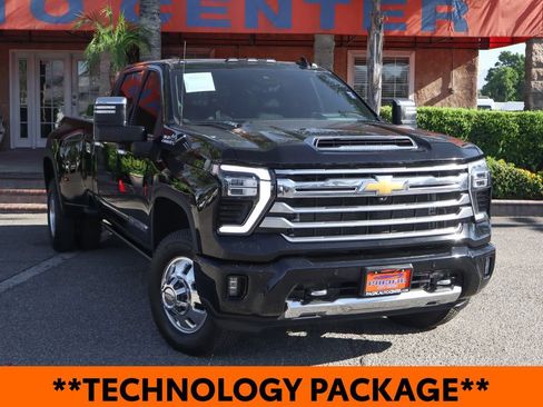 Used 2024 Chevrolet Silverado 3500 High Country w/ High Country Premium Package AWD/4WD image 2