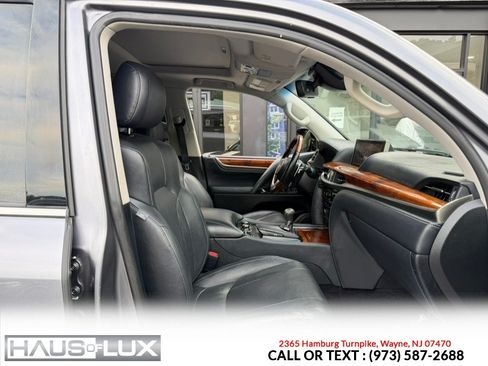 Used 2018 Lexus LX 570 4WD w/ Luxury Package image 10