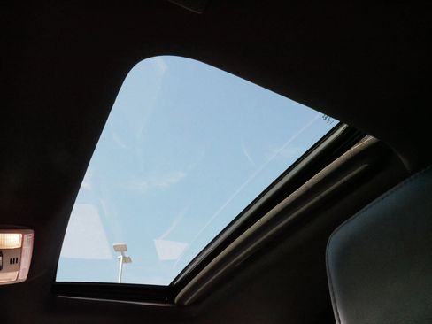 Used 2023 Toyota Tacoma Limited image 30