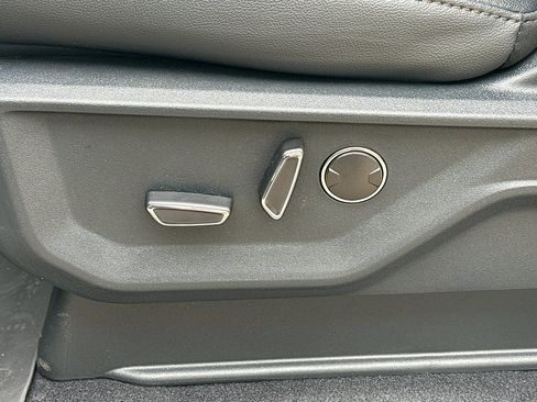 New 2025 Ford F150 Lariat w/ Equipment Group 502A High image 32