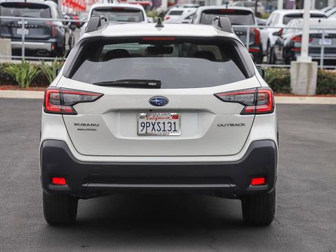 Certified 2025 Subaru Outback Premium AWD/4WD image 9