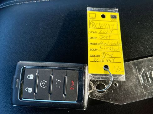 Used 2024 Jeep Grand Cherokee Limited image 35