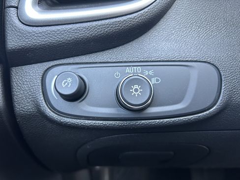 Used 2020 Chevrolet Trax LS image 17