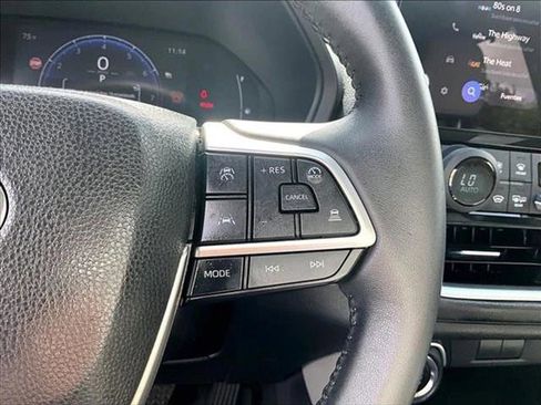 Used 2025 Toyota Grand Highlander FWD image 17