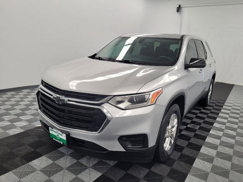 Used 2021 Chevrolet Traverse LS FWD image 15