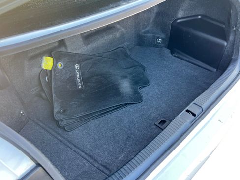 Used 2013 Lexus ES 300h image 12