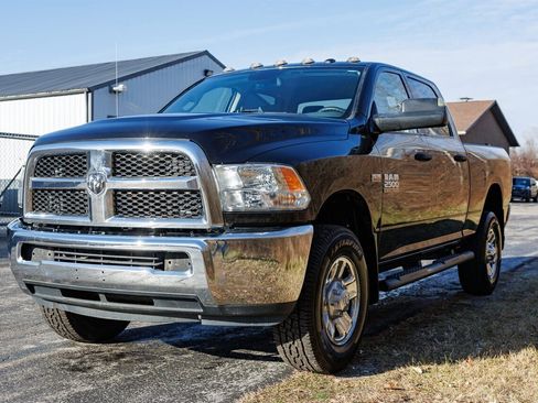 Used 2018 RAM 2500 Tradesman w/ Chrome Appearance Group image 10