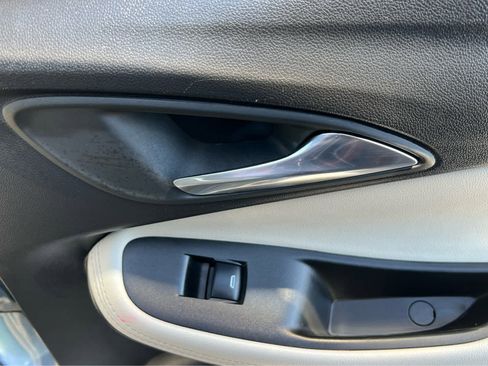 Used 2025 Buick Encore GX Preferred image 21