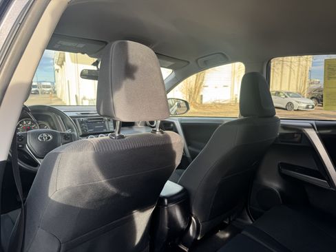 Used 2016 Toyota RAV4 LE image 14