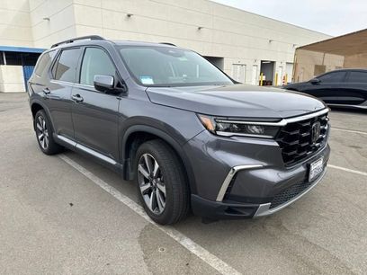 Used 2025 Honda Pilot Elite
