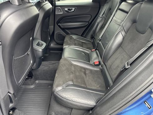 Used 2018 Volvo XC60 T6 R-Design w/ Convenience Package image 21