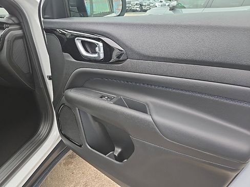 Used 2026 Jeep Compass Latitude image 66