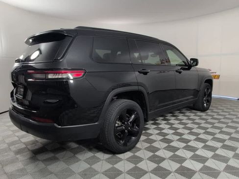 Used 2023 Jeep Grand Cherokee L Altitude AWD/4WD image 9