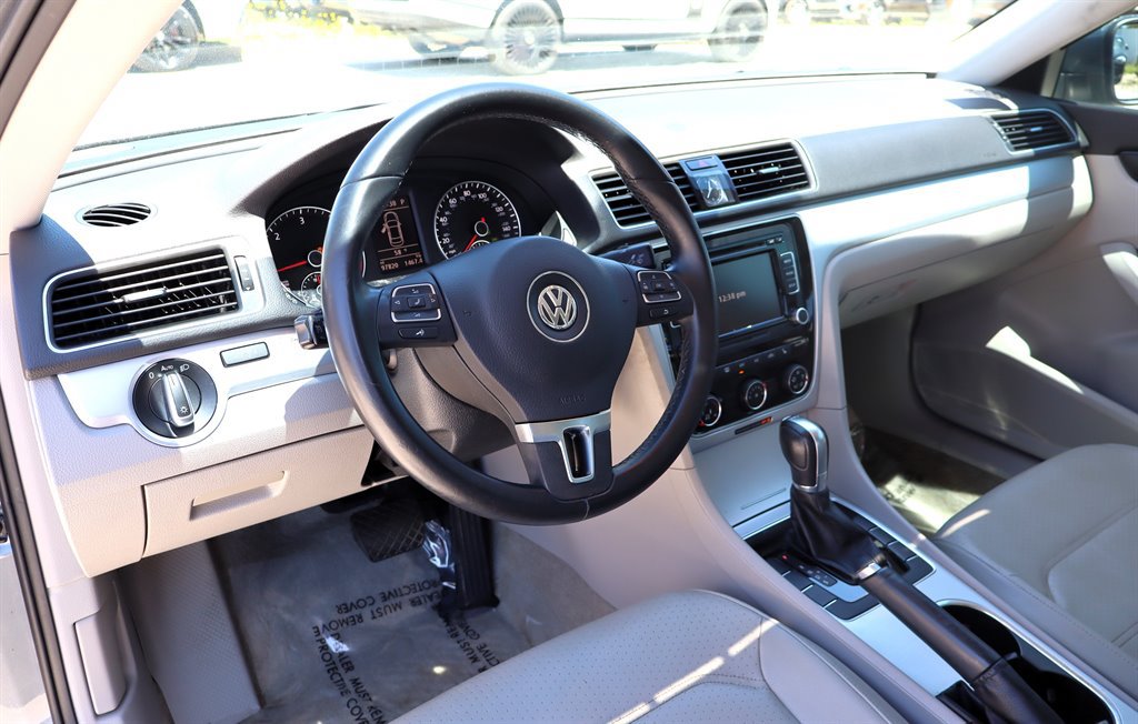 Used 2013 Volkswagen Passat TDI SE FWD image 16