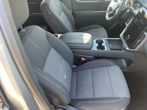 Used 2025 GMC Acadia Elevation image 35