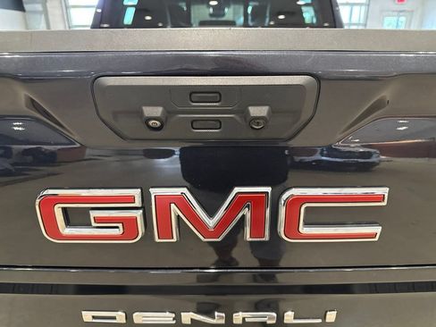 Used 2023 GMC Sierra 1500 Denali w/ Denali Reserve Package AWD/4WD image 9