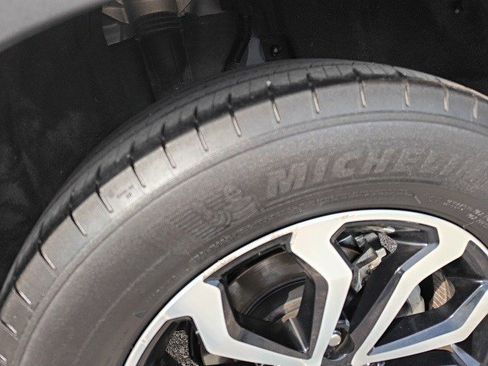 Used 2024 Toyota Corolla Cross SE image 9