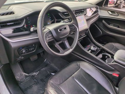 Used 2022 Jeep Grand Cherokee Limited 4xe image 10