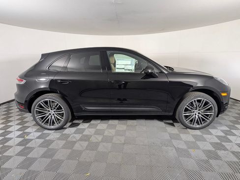 Certified 2026 Porsche Macan AWD/4WD image 8