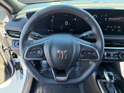 Used 2024 Buick Envista Sport Touring w/ Convenience I Package FWD image 21