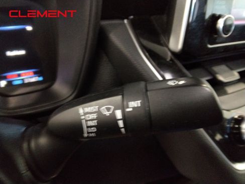 Used 2020 Toyota Corolla LE image 17