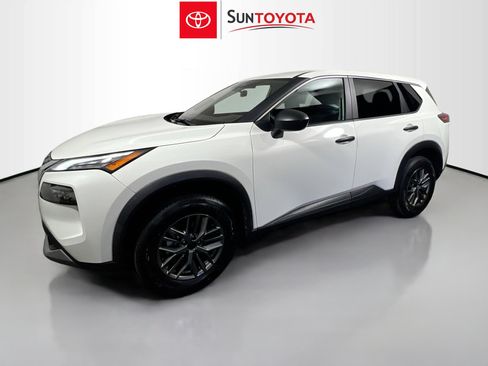 Used 2023 Nissan Rogue S FWD image 9