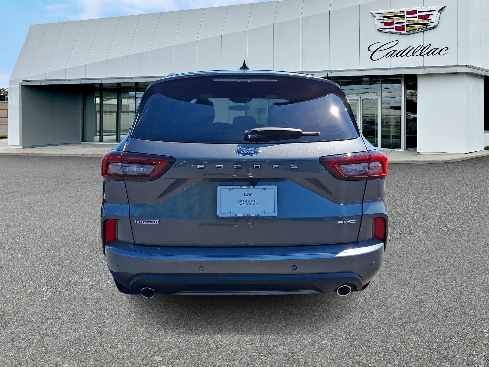 Used 2024 Ford Escape ST-Line w/ Tech Pack #1 AWD/4WD image 5