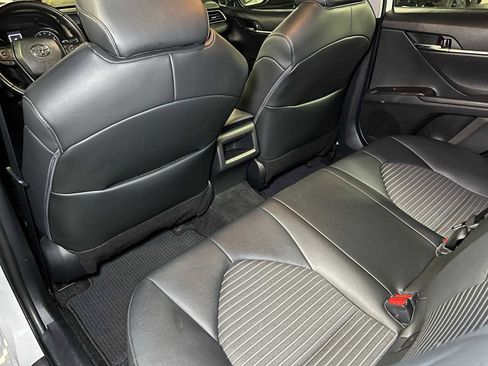 Used 2023 Toyota Camry SE w/ Cold Weather Package image 18