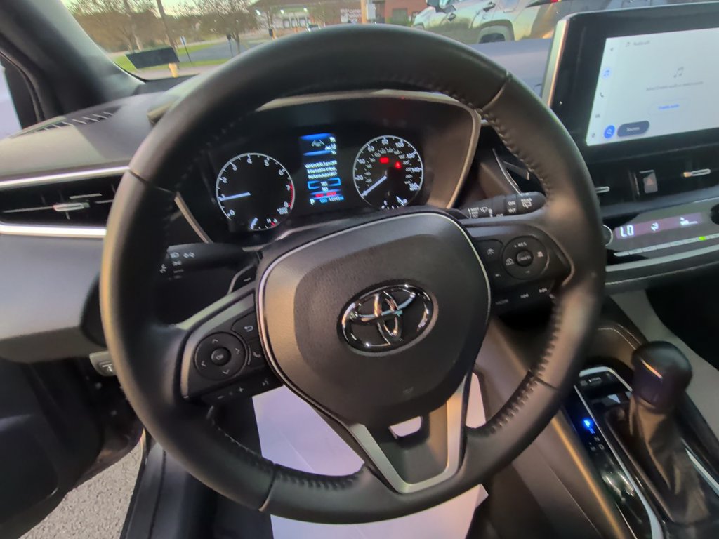 Used 2025 Toyota Corolla SE FWD image 15