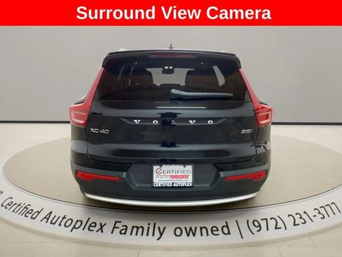Used 2025 Volvo XC40 B5 Plus AWD/4WD image 4