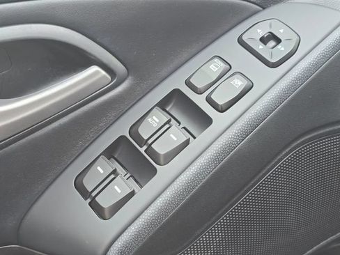 Used 2012 Hyundai Tucson GLS FWD image 23