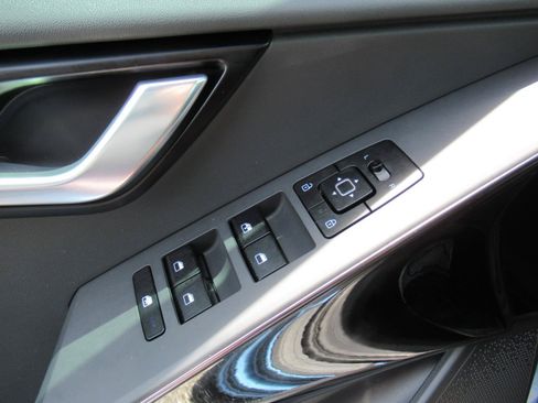 Used 2023 Kia Niro EX FWD image 21