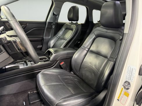 Used 2022 Lincoln Corsair FWD w/ Premium Package image 9