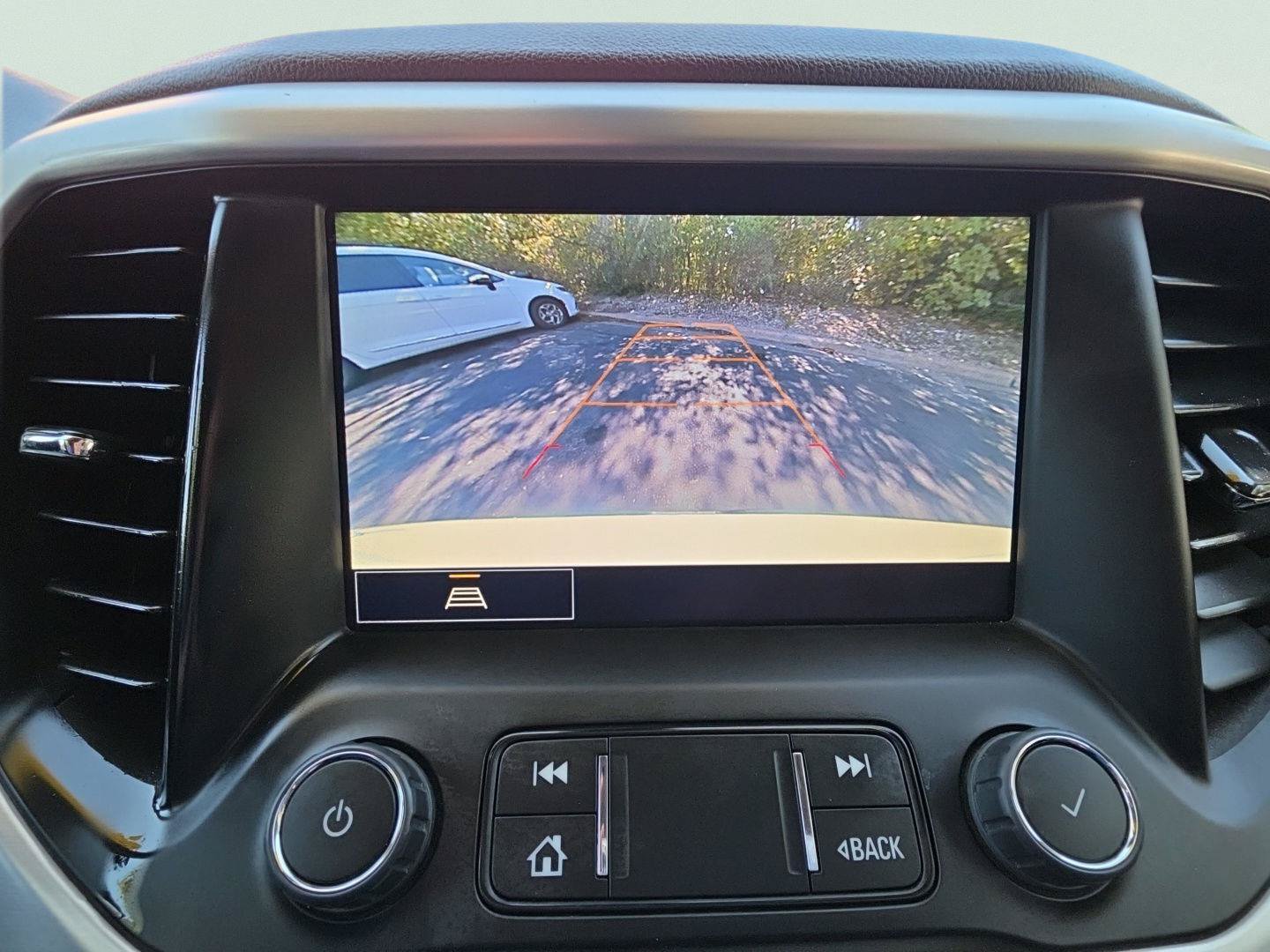 Used 2023 GMC Acadia SLT FWD image 9