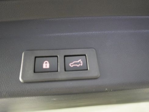 Certified 2024 Subaru Ascent Premium w/ Convenience Package image 36