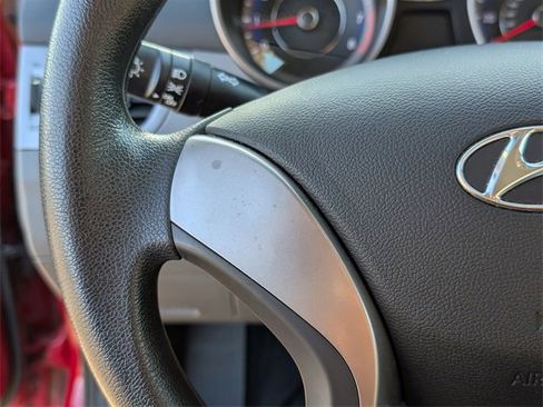 Used 2013 Hyundai Elantra GLS image 15