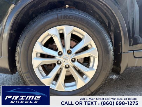 Used 2014 Nissan Rogue SV w/ SV Family Package AWD/4WD image 24
