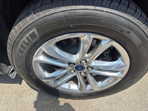 Used 2016 Ford Edge SEL w/ Equipment Group 201A FWD image 2