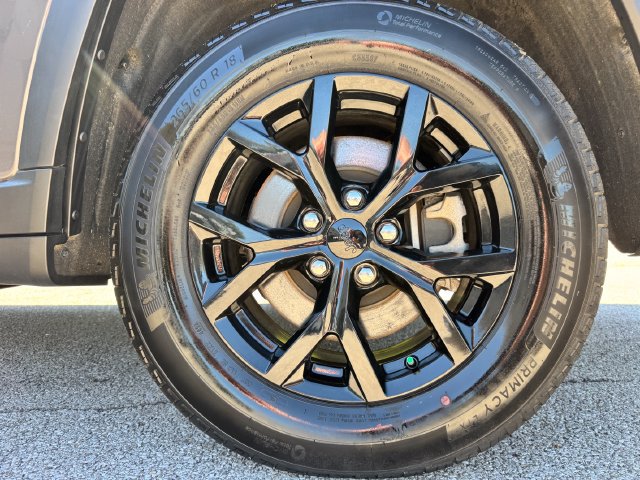 Used 2024 Jeep Grand Cherokee L Altitude AWD/4WD image 36