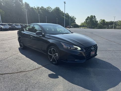 New 2025 Nissan Altima 2.5 SR image 1