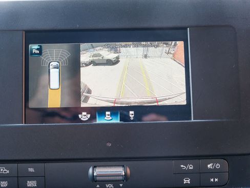 Used 2023 Mercedes-Benz Sprinter 4500 image 22