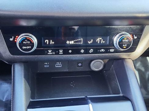 Used 2024 Mitsubishi Outlander SE image 44