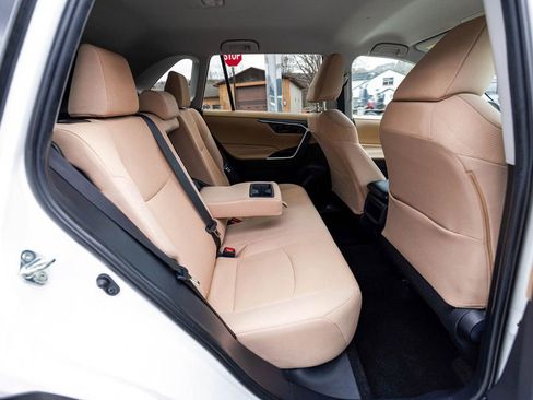 Used 2019 Toyota RAV4 LE w/ All Weather Liner Package image 27