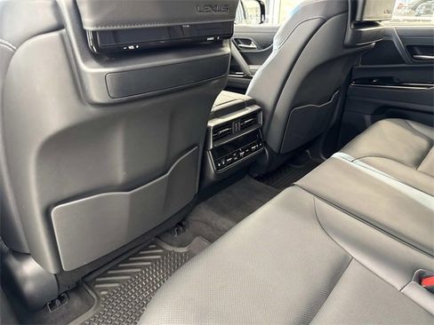 Certified 2025 Lexus LX 600 4WD w/ Appearance Package image 12
