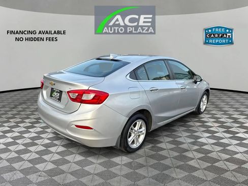 Used 2017 Chevrolet Cruze LT FWD image 5