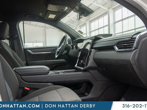 Used 2025 GMC Acadia Elevation image 20