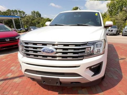 Used 2020 Ford Expedition XLT w/ Equipment Group 202A AWD/4WD image 4