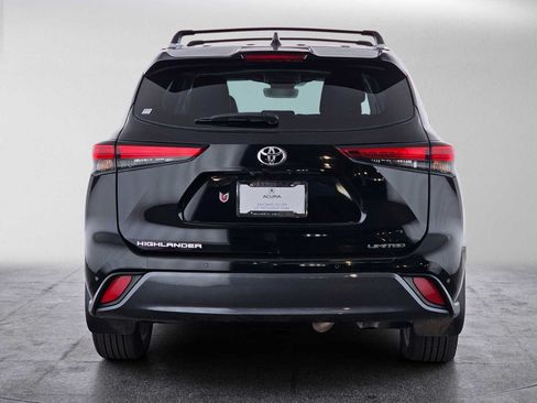 Used 2023 Toyota Highlander Limited FWD image 8